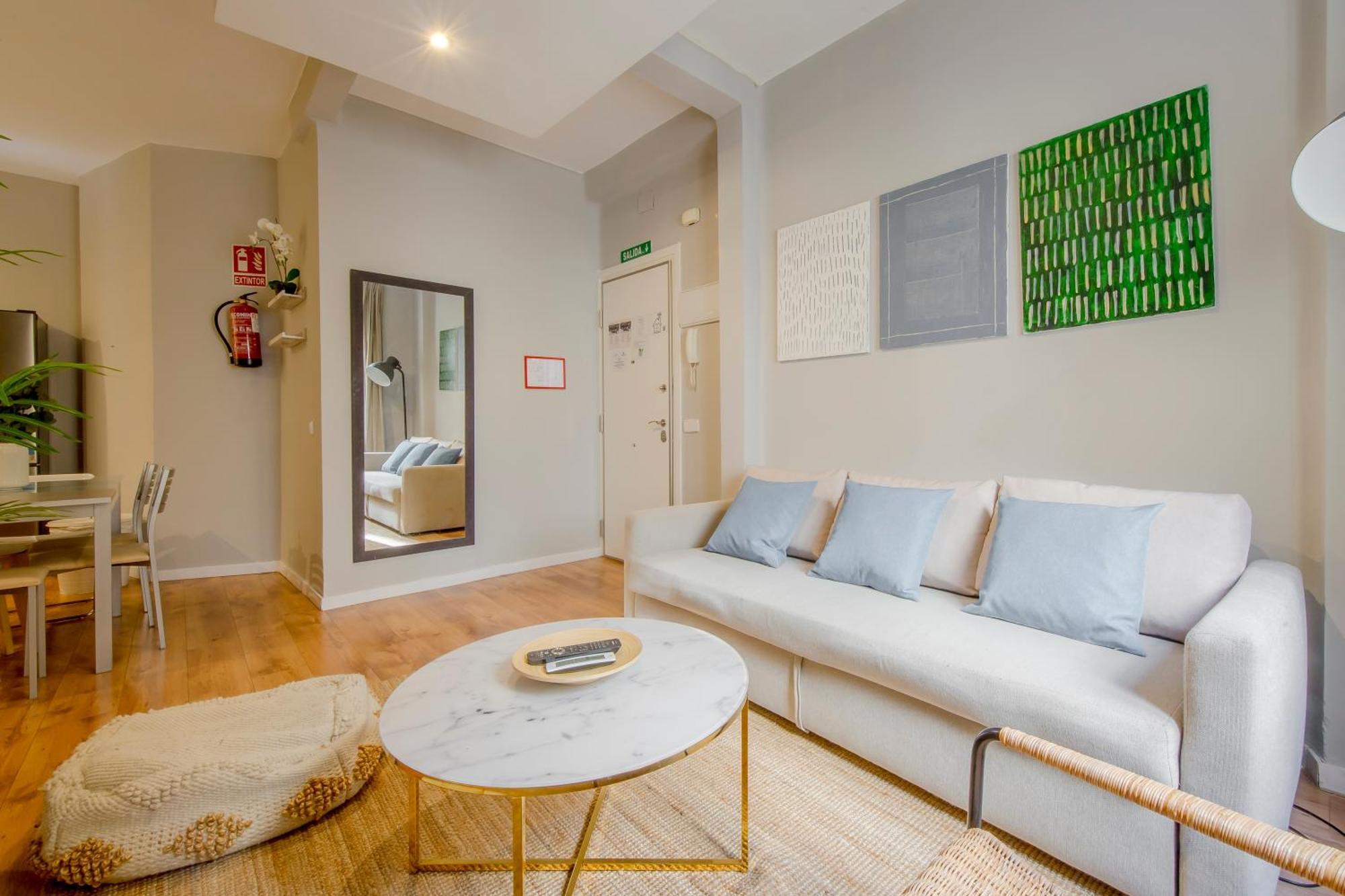Excelente Piso De 3 Habitaciones En La Latina-Centro Madrid Exterior photo