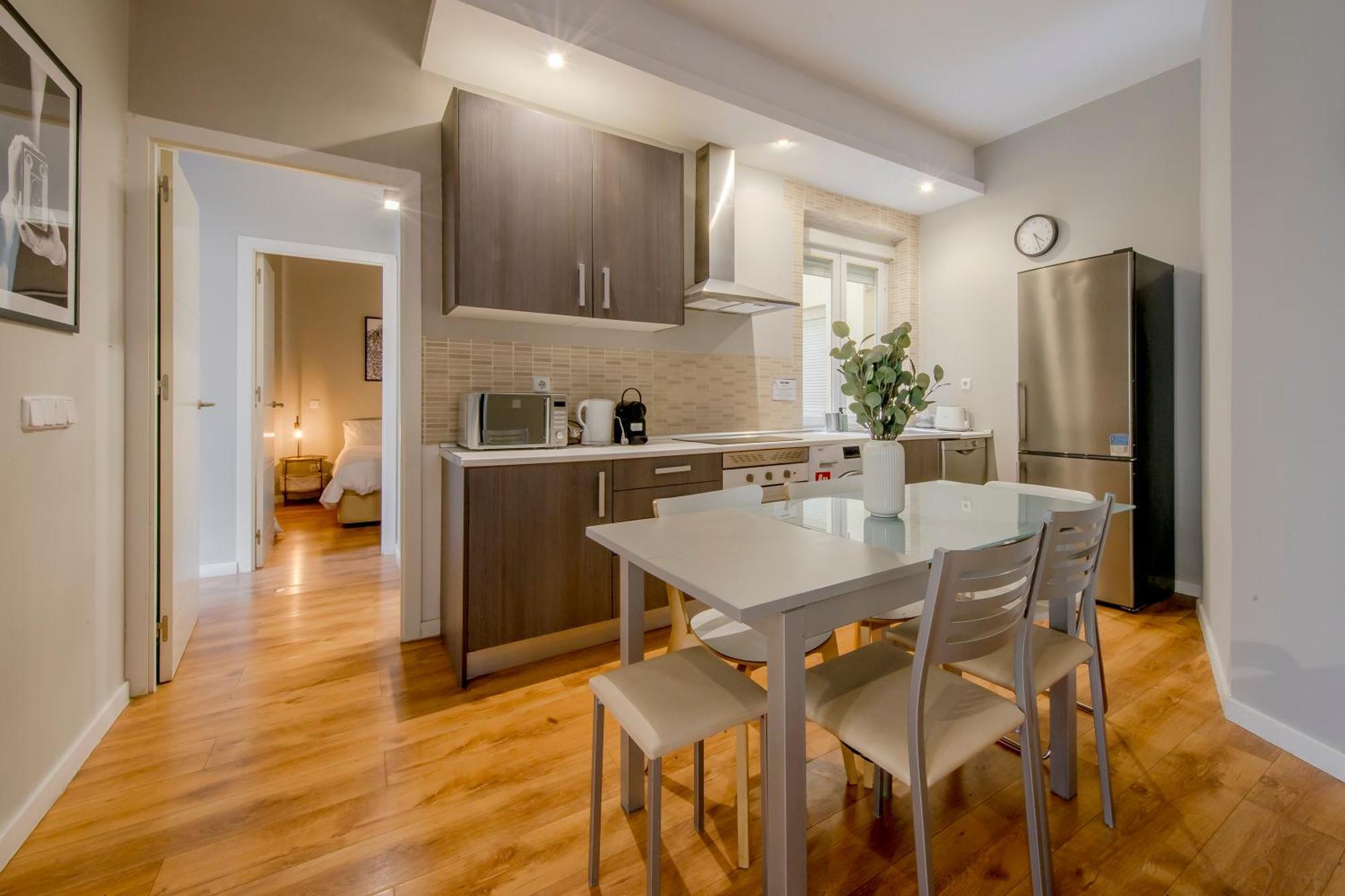 Excelente Piso De 3 Habitaciones En La Latina-Centro Madrid Exterior photo
